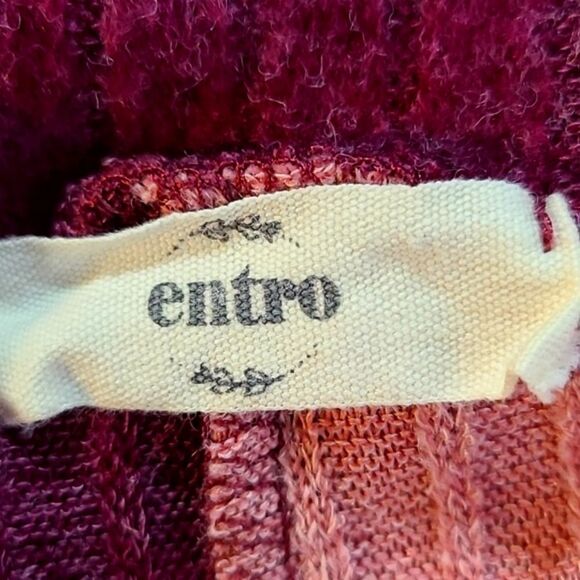 Entro Pink & Purple Colorblock Sweater, Short Sleeves,  V-neck,  Size Large - Picture 7 of 8